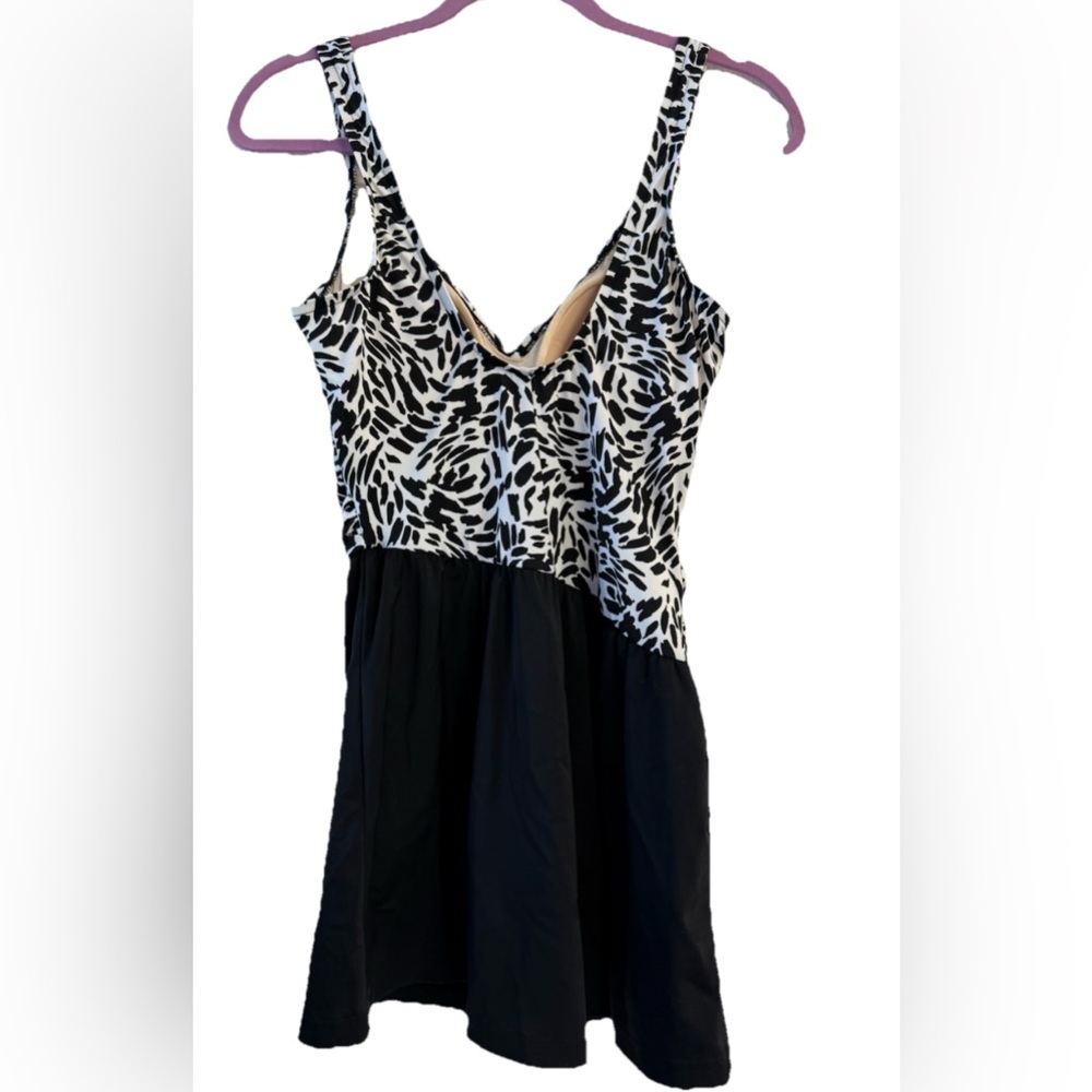 Maxine of Hollywood Sz 12‎ Swimsuit Swimdress Black White Slimming Cruise